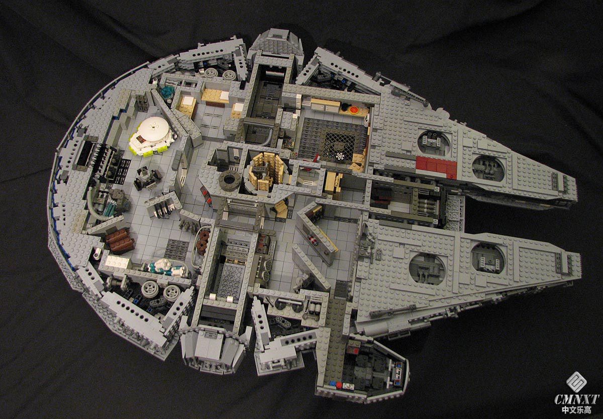 LEGO StarWars 10179 UCS Millennium Falcon with full interior.jpg