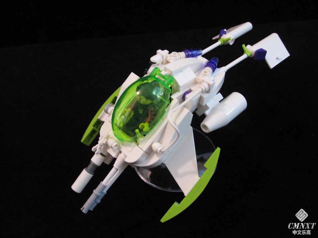 LEGO MOC Space 247 Psionic fighter.jpg