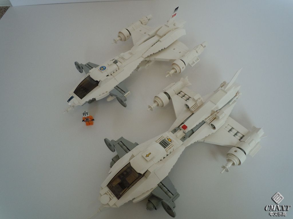 LEGO MOC Space 292 Starfleet Voyagers.jpg