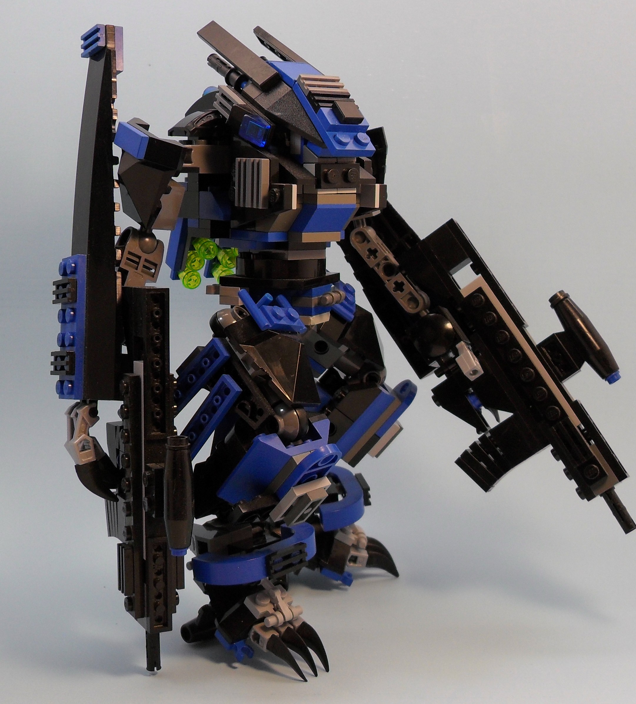 LEGO MOC - Robot Anniu.jpg