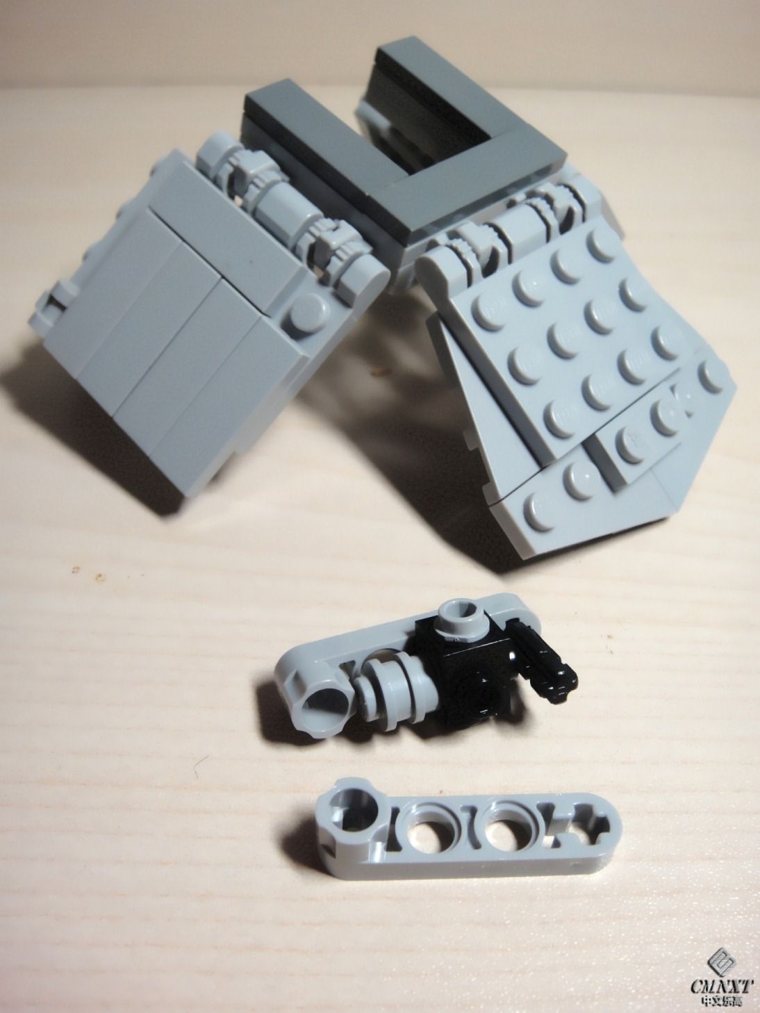 LEGO MOC - Rebuilding Zaku 16.JPG