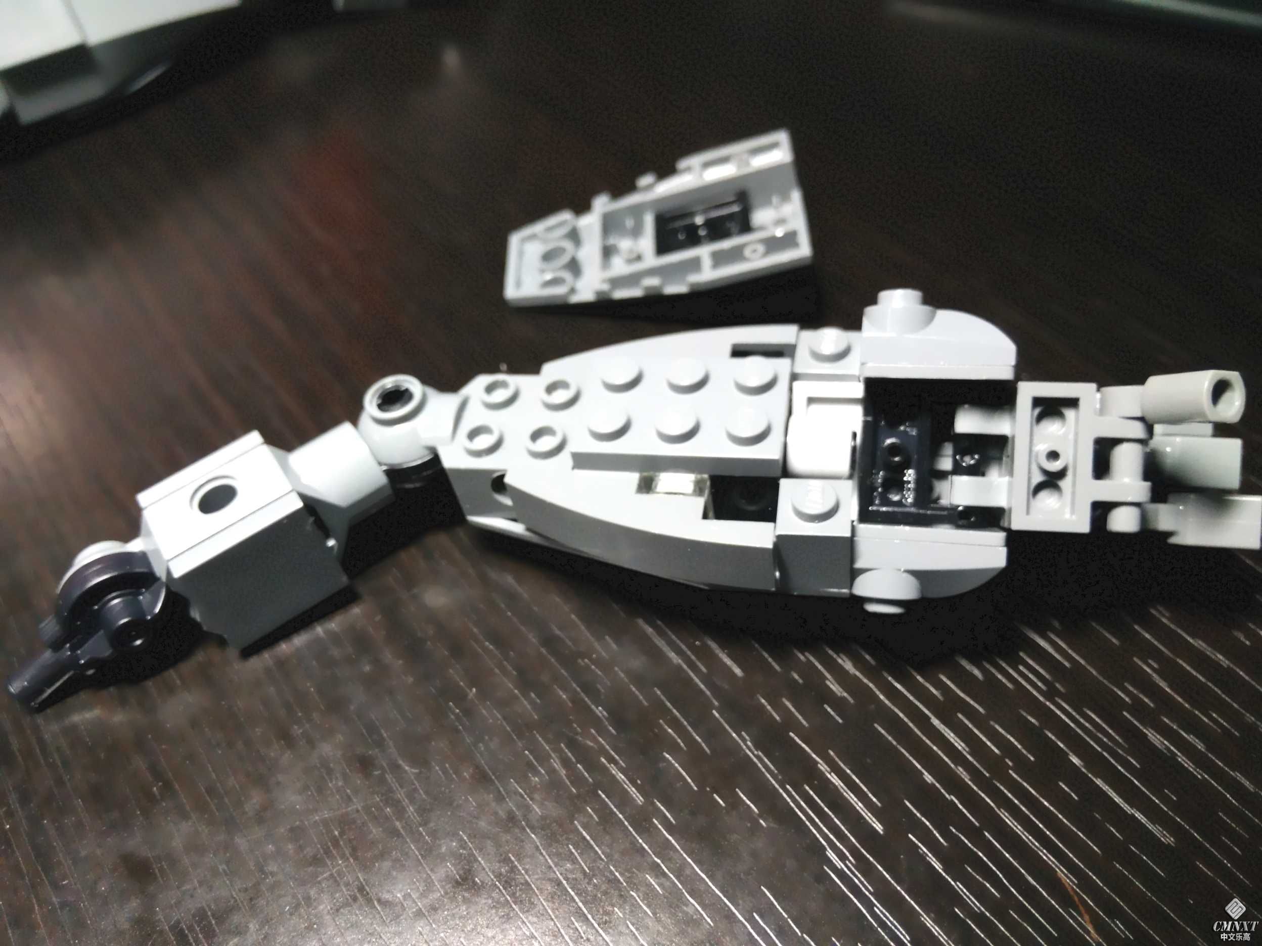 LEGO MOC Iron Giant Instruction - Arm 06.jpg