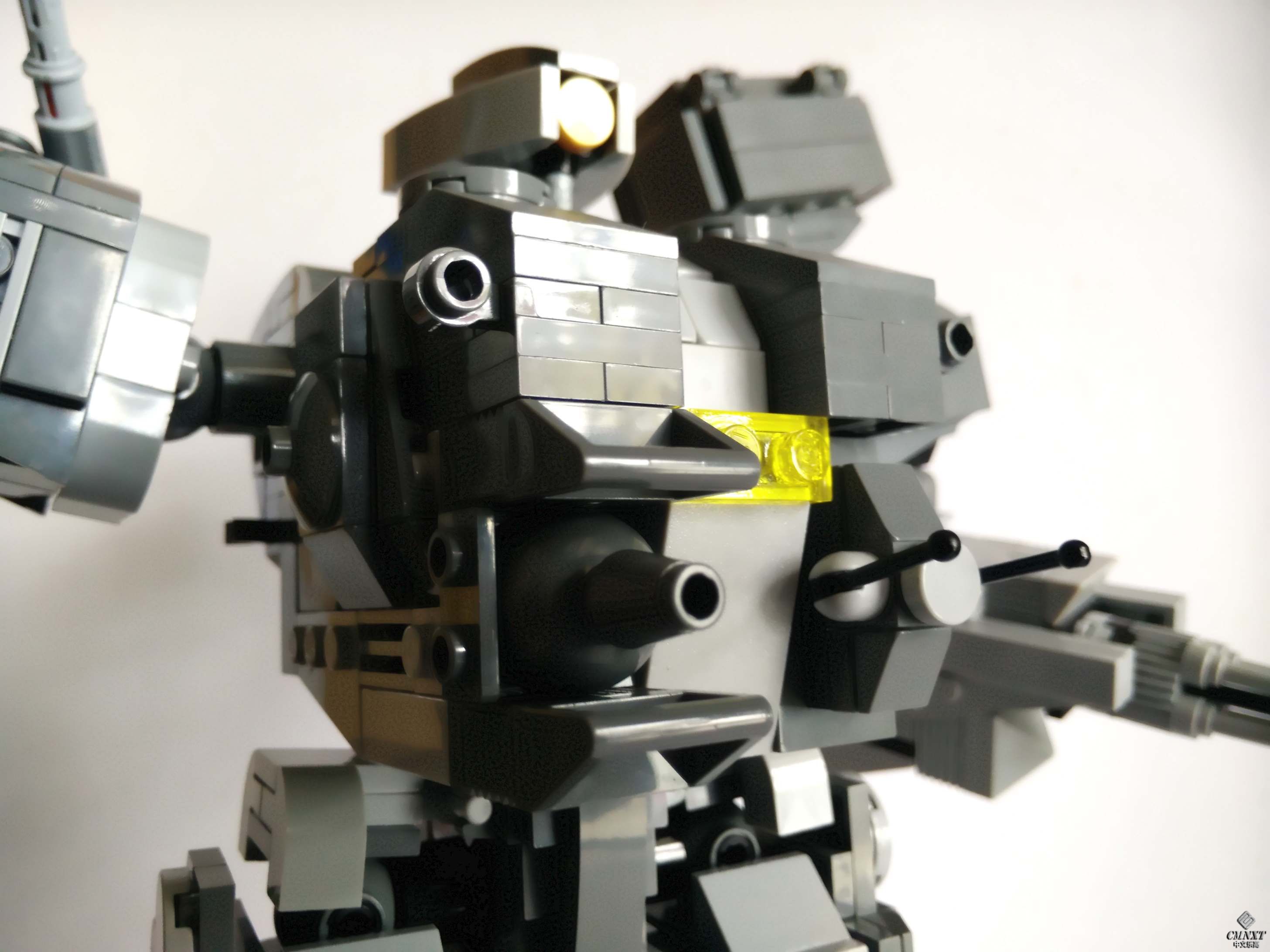 LEGO MOC Conqueror Heavy Armo 06.jpg