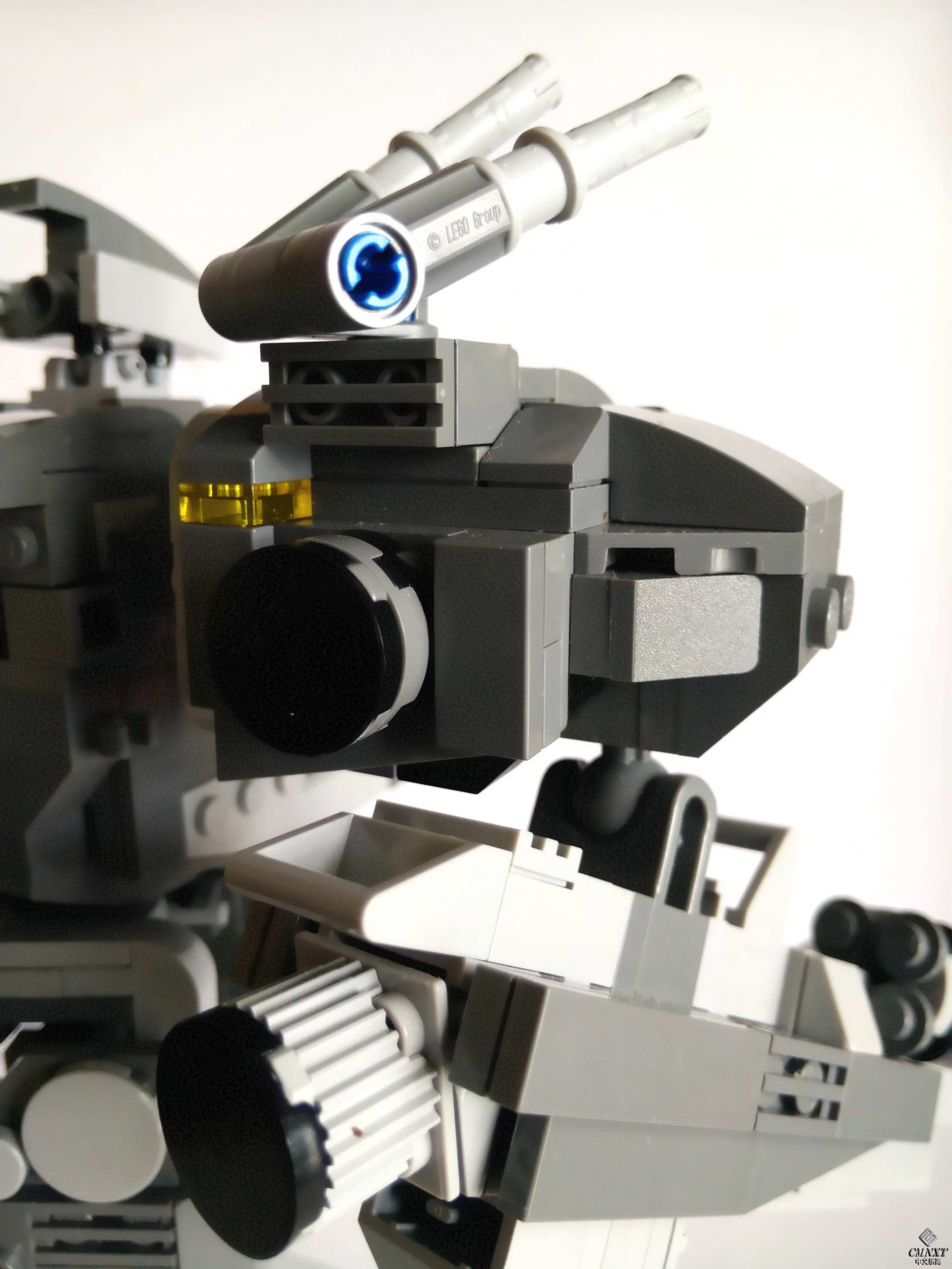 LEGO MOC Conqueror Heavy Armo 11.jpg