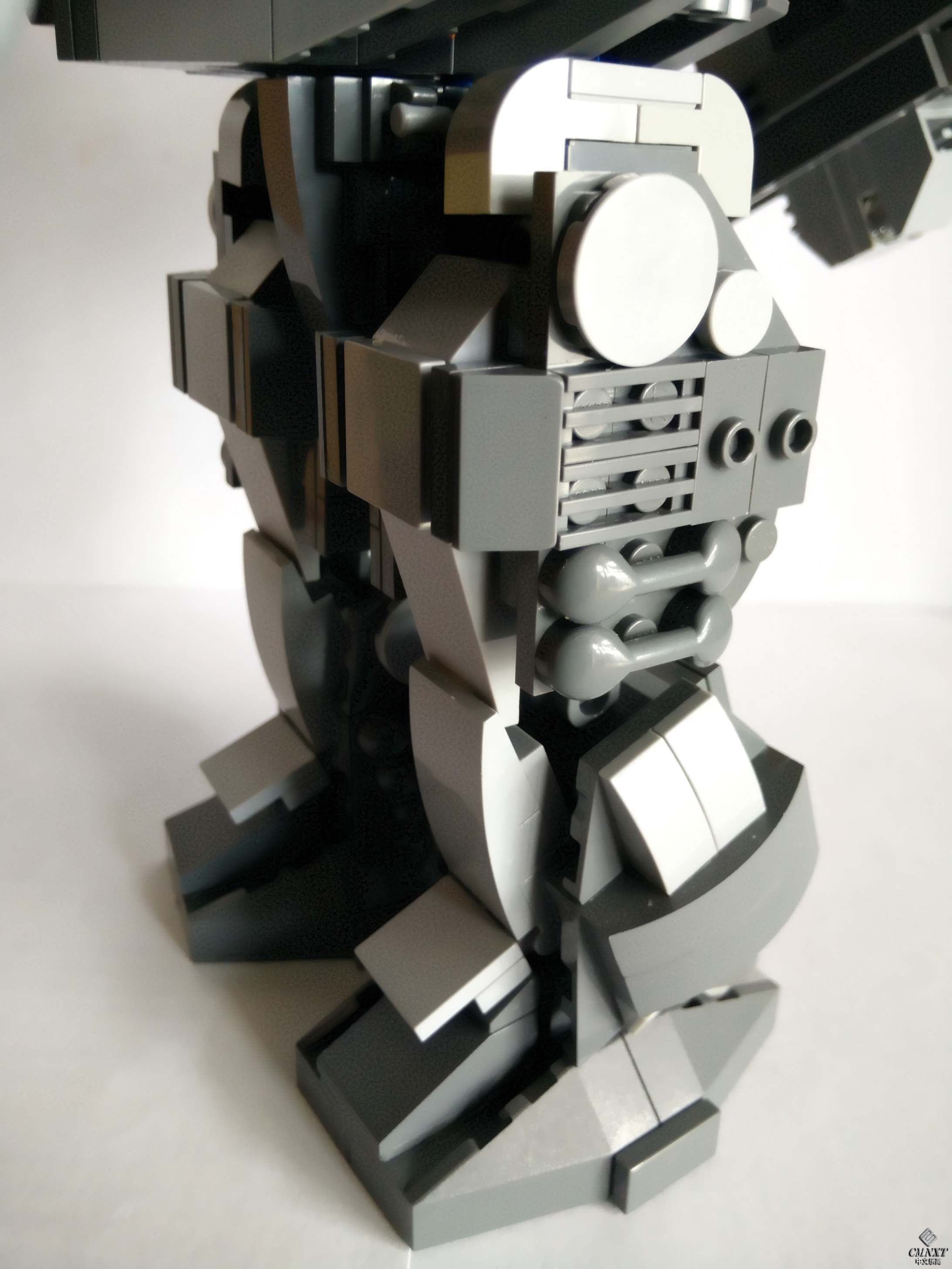 LEGO MOC Conqueror Heavy Armo 15.jpg