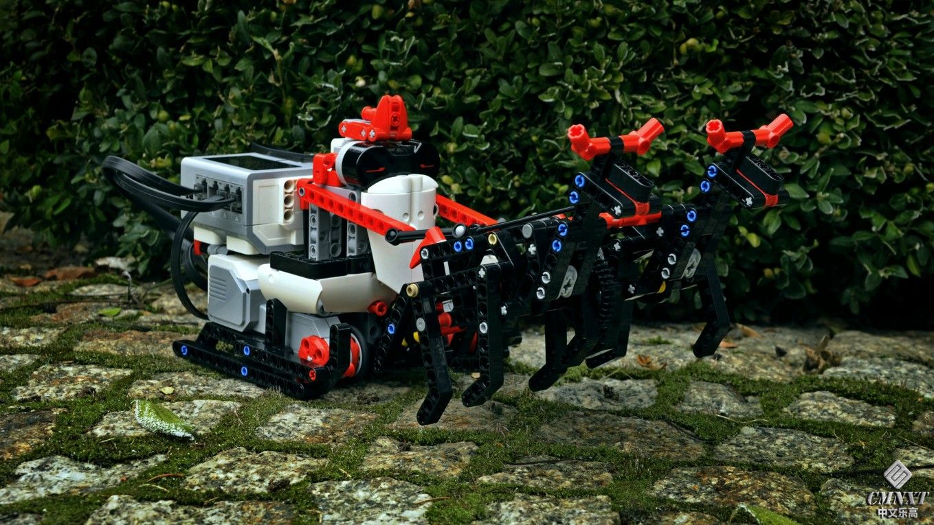Santa-Claus-Christmas-construction-LEGO-Mindstorms-EV3-for-robotics-lesson1-e141.jpg
