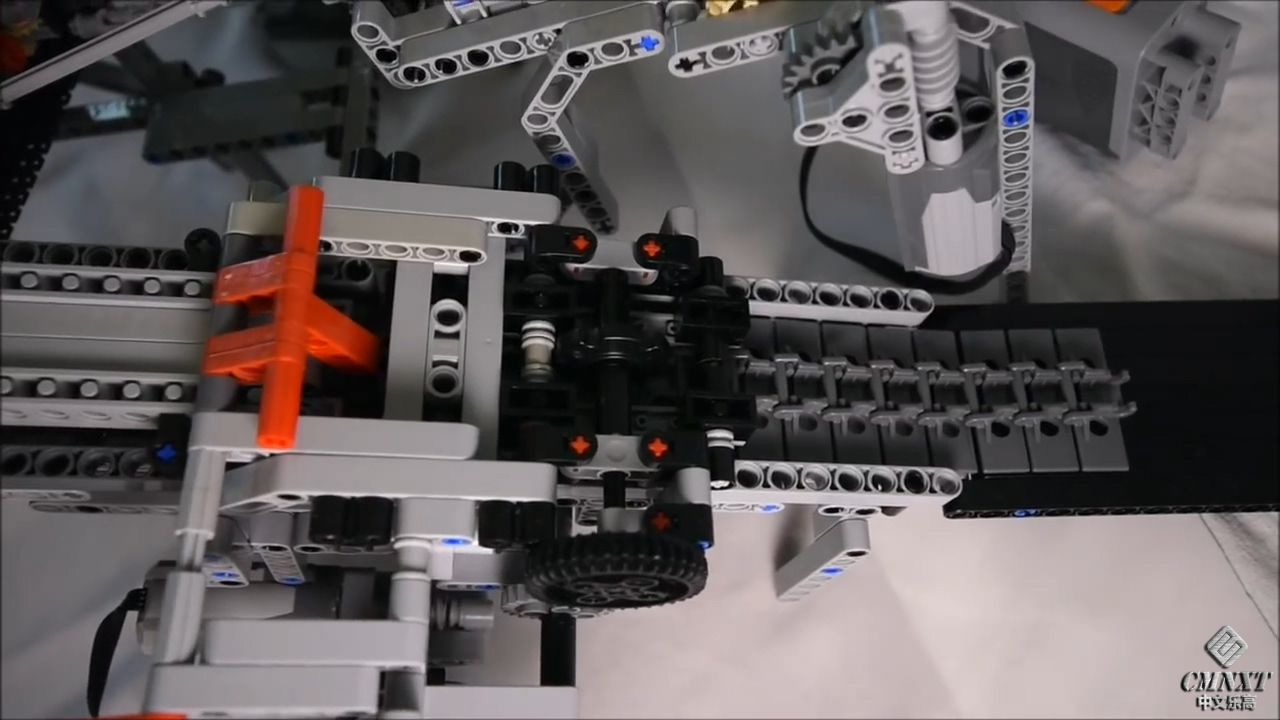 LEGO Technic Chainfactory 100% mechanical (no NXT).mp4_000302.051.jpg
