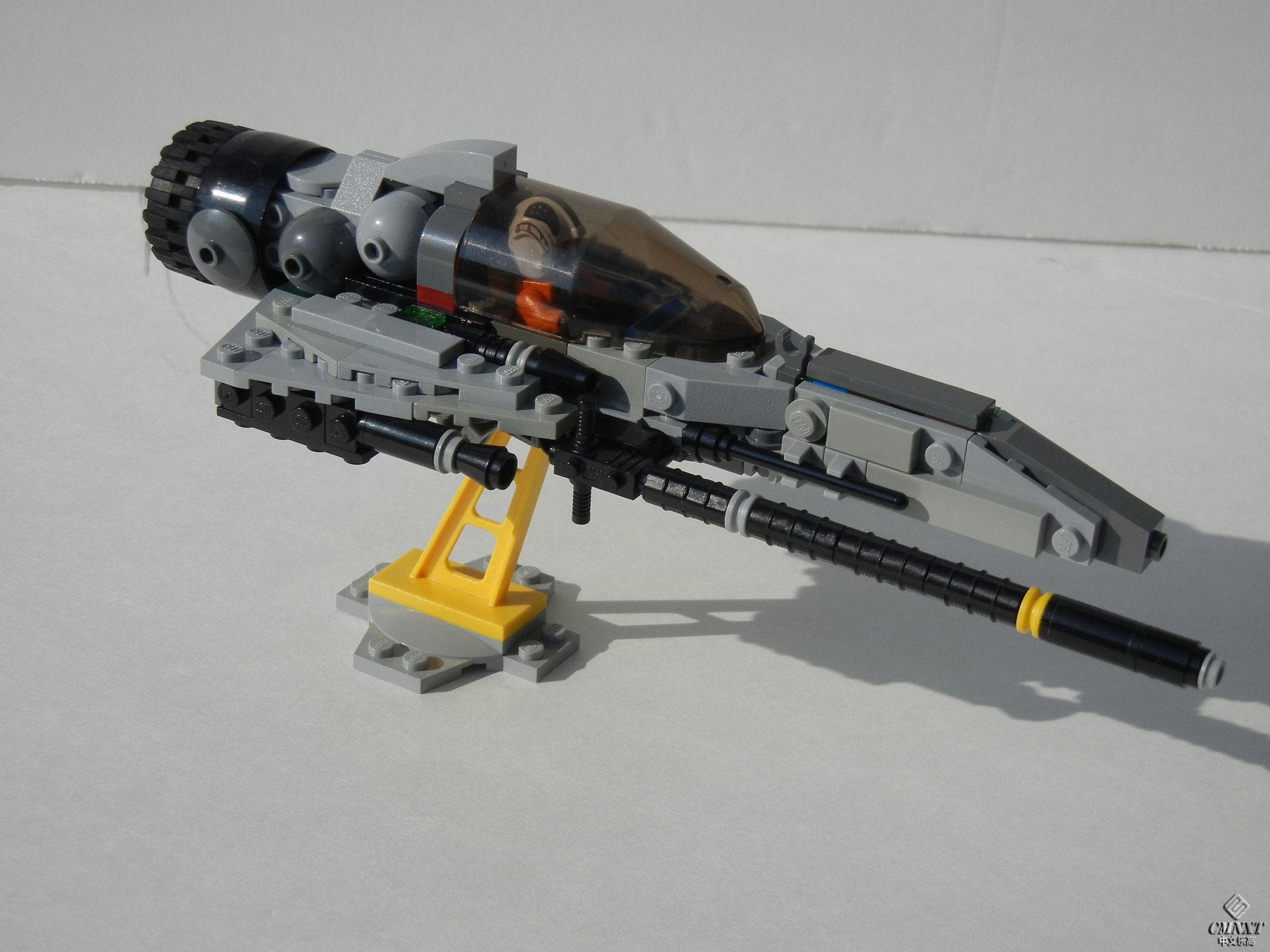 LEGO MOC Space 048 MilSpec S14 Heavy Fighter.jpg