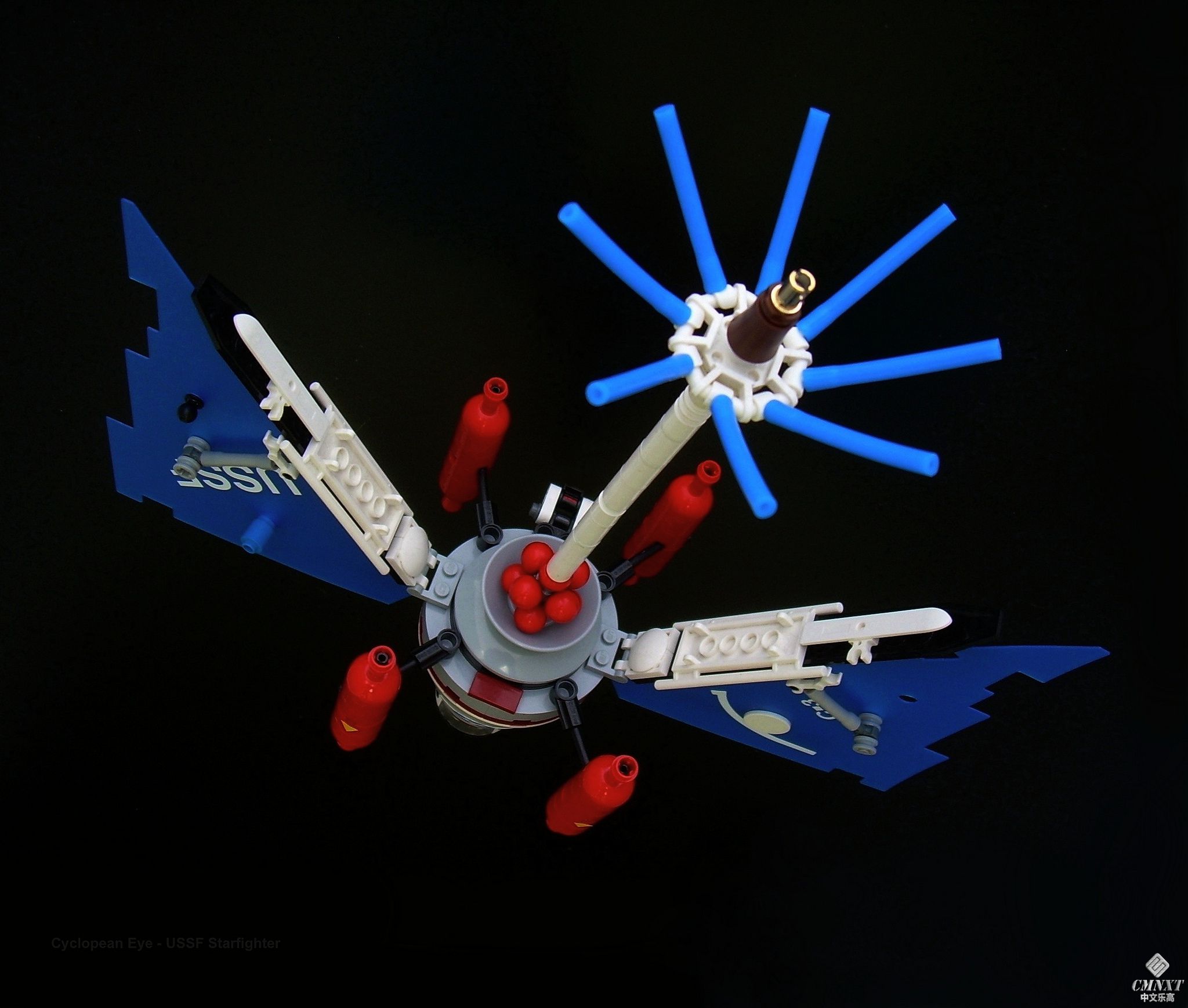LEGO MOC Space 087 CYCLOPEAN EYE in fight.jpg