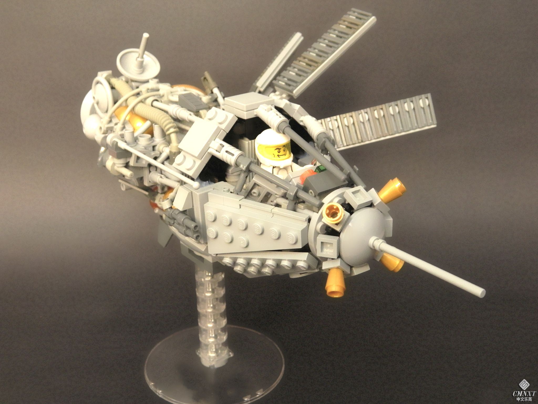 LEGO MOC Space 116 Space-Race Era Fighter.jpg