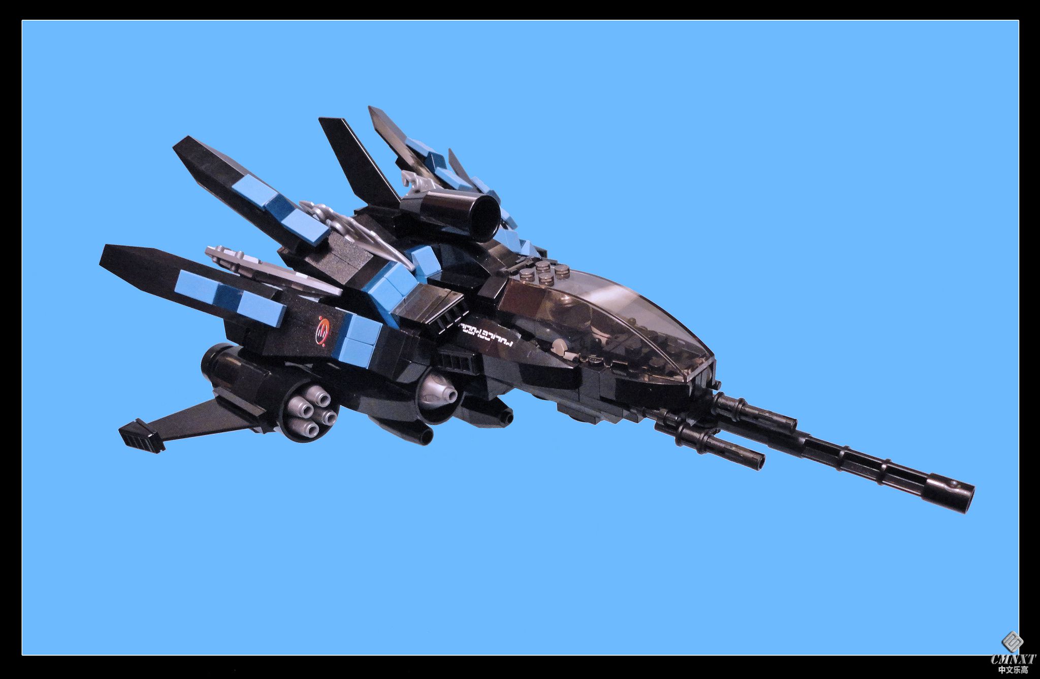 LEGO MOC Space 154 F308 NightWing.jpg