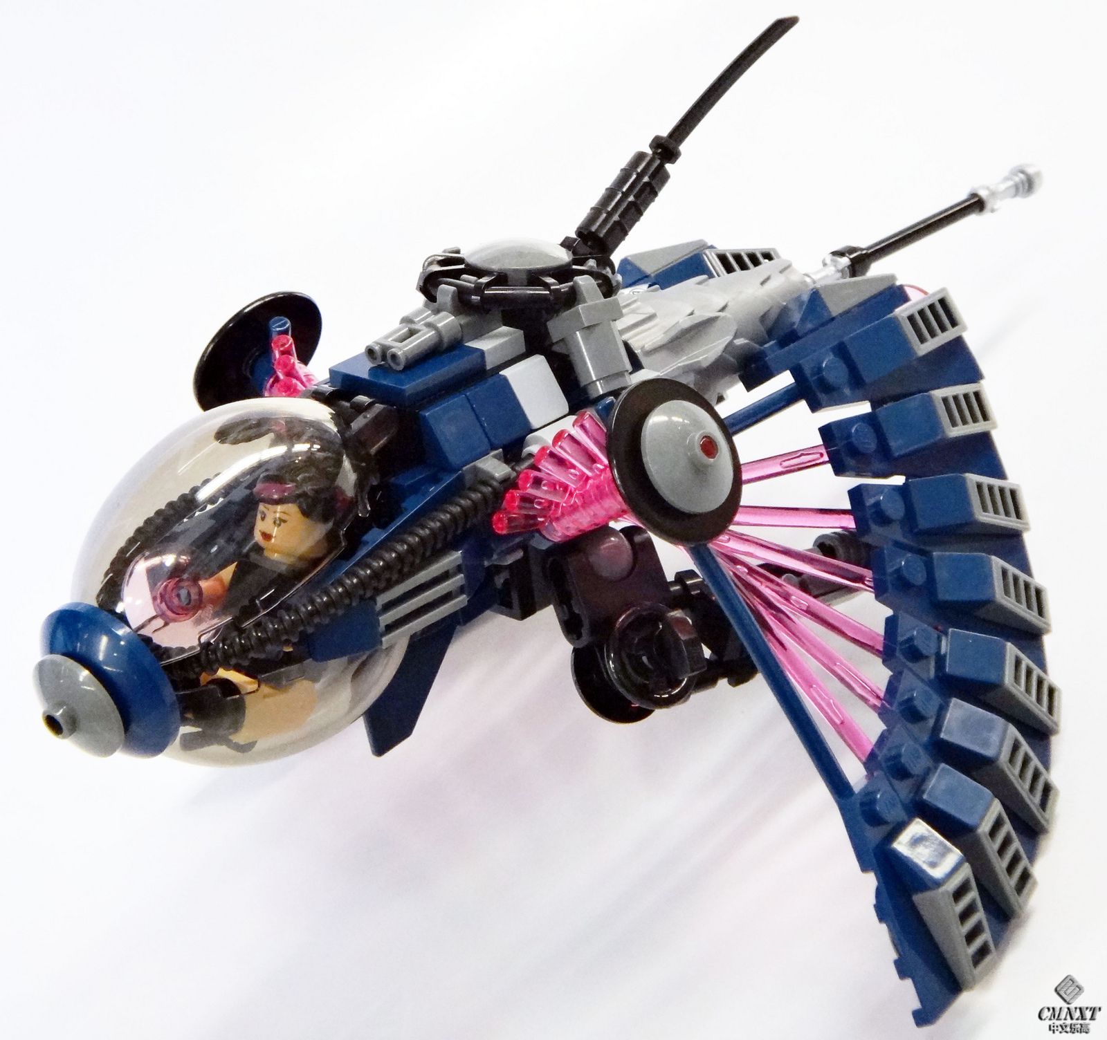 LEGO MOC Space 157 Psylocke\\\' Psionic Glider.jpg