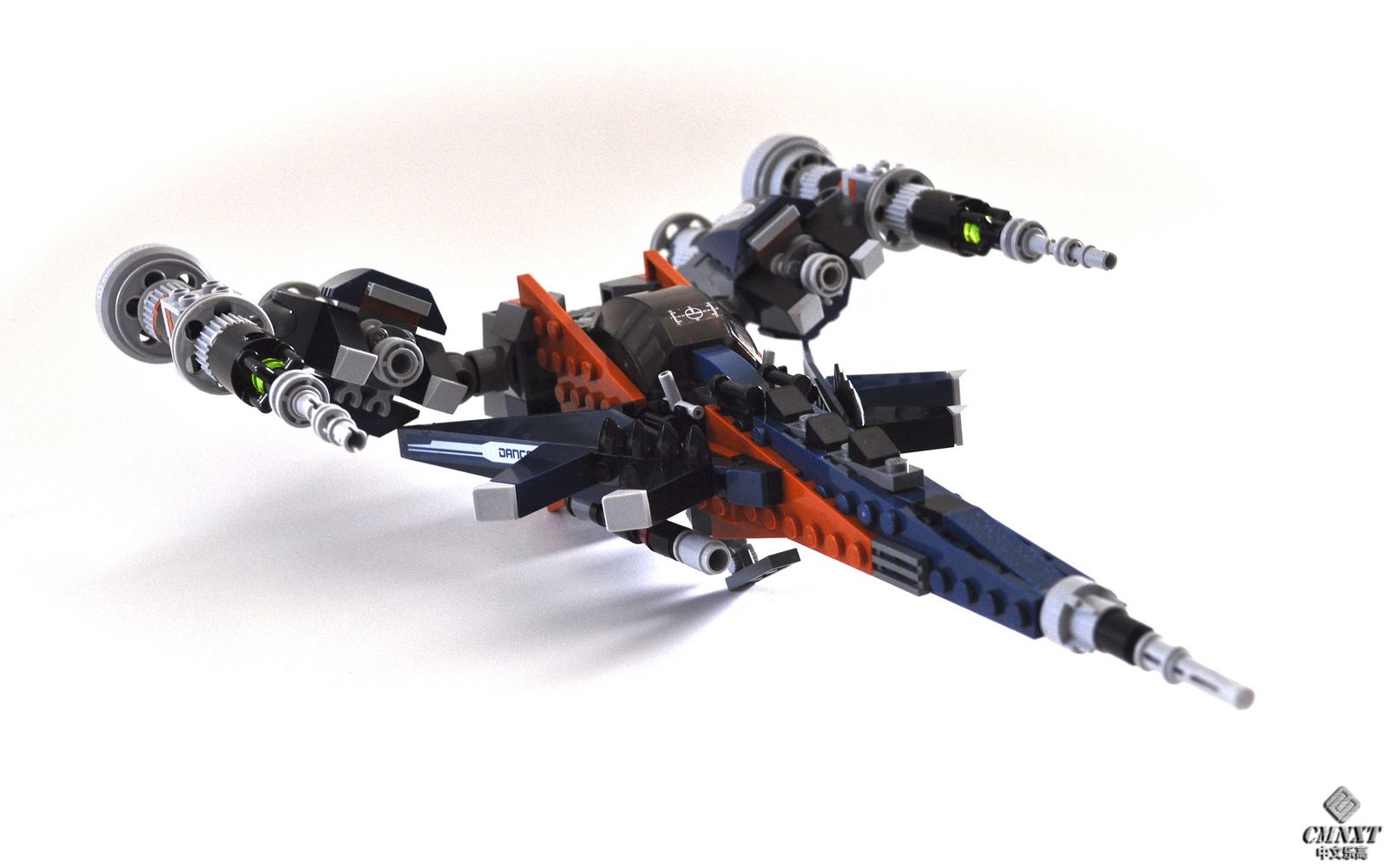 LEGO MOC Space 211 A25 Fernis Medium Attack Mode.jpg