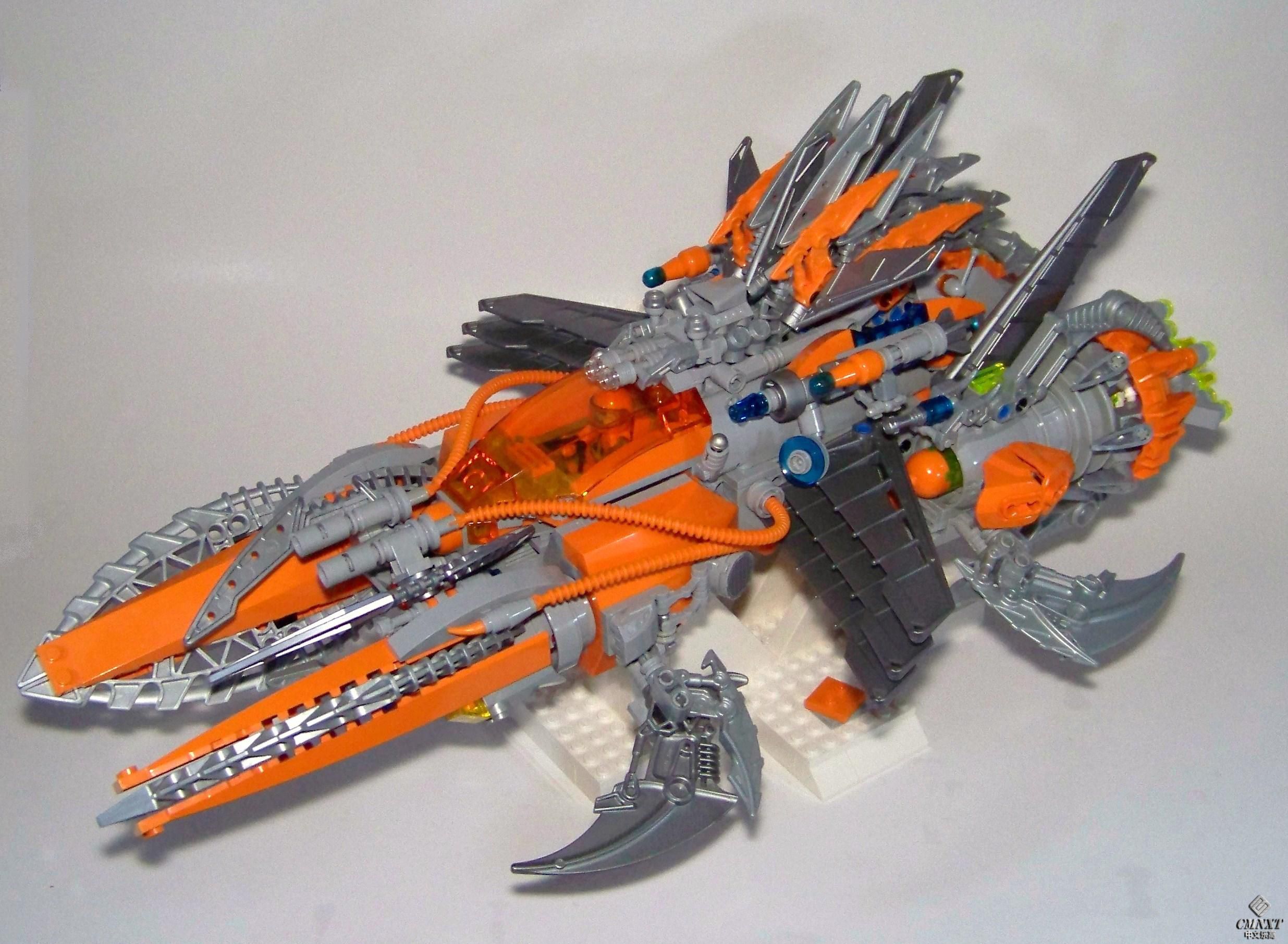 LEGO MOC Space 305 Viper Aggression VV Class.jpg
