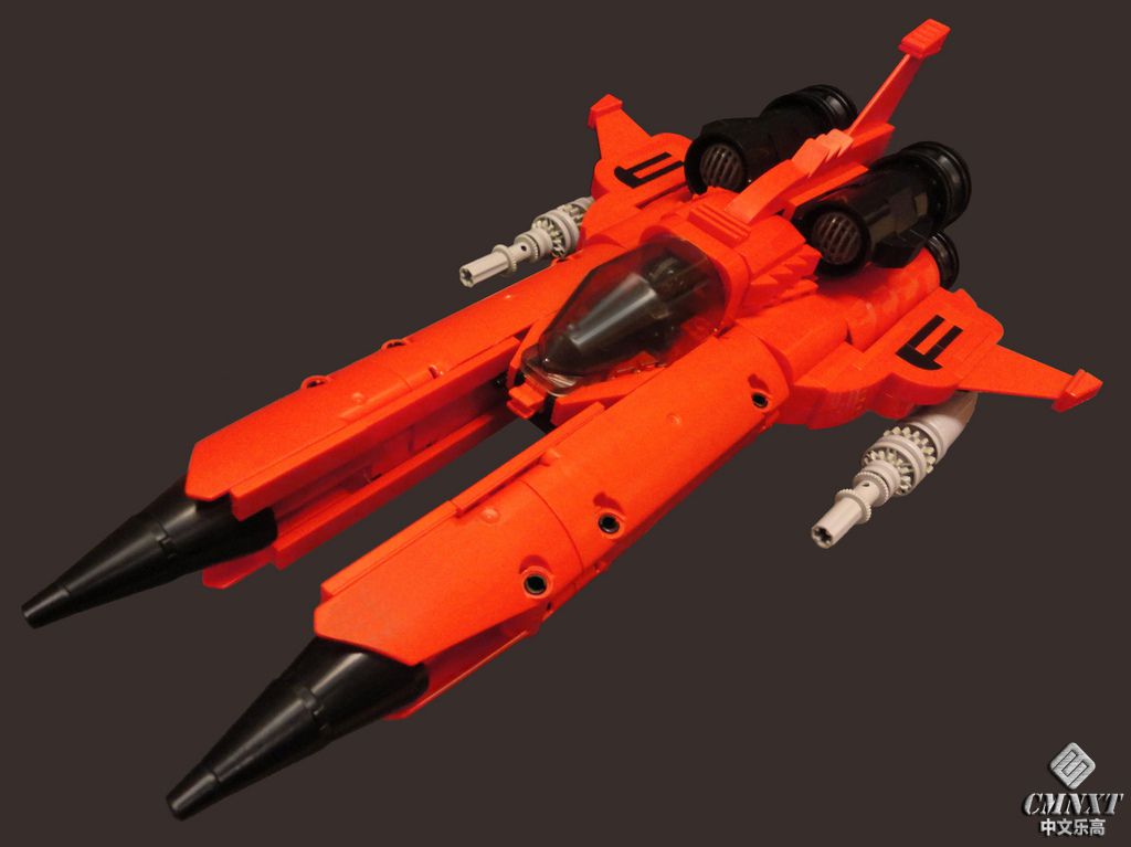 LEGO MOC Space 354 VV691 Red Fang.jpg
