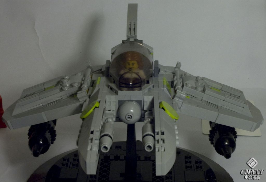 LEGO MOC Space 366 Xe-9 Heavy assault fighter.jpg