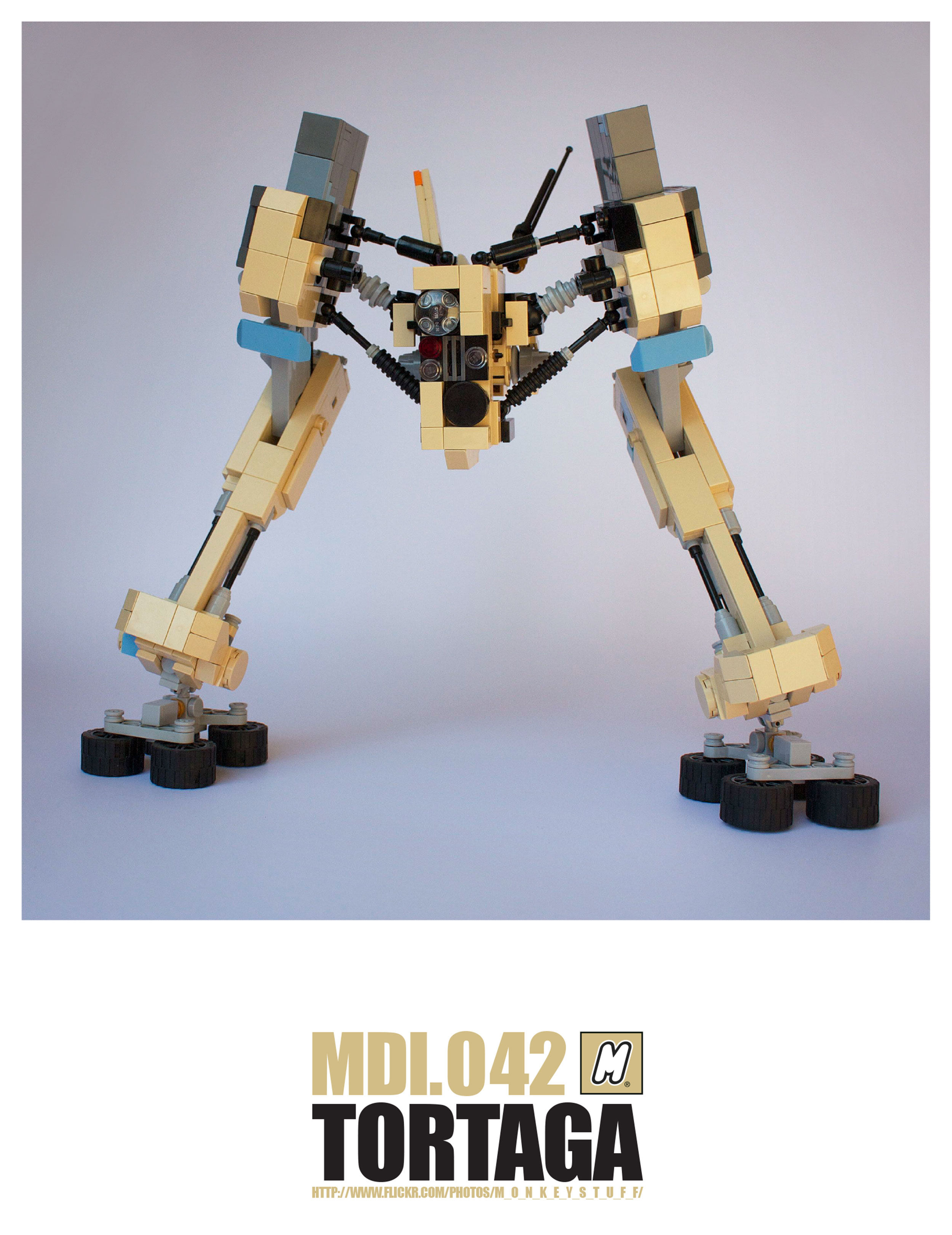 LEGO MOC - Robot MDI042 Tortaga 02.jpg