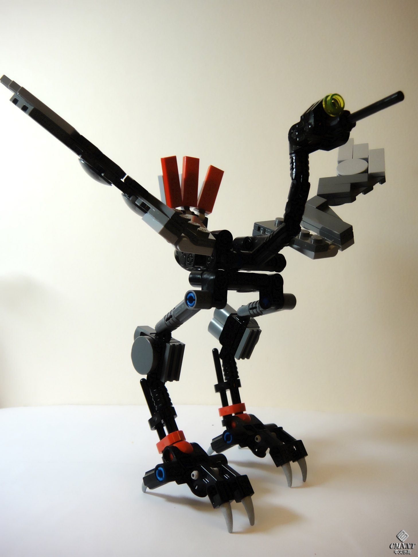 LEGO MOC - Cyclops Crane Mecha 04.JPG