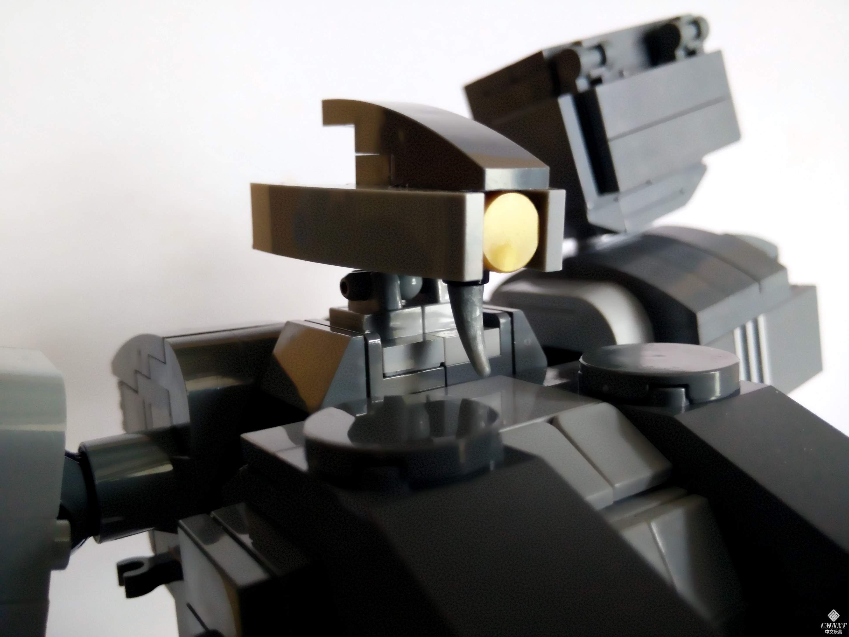 LEGO MOC Conqueror Heavy Armo 05.jpg