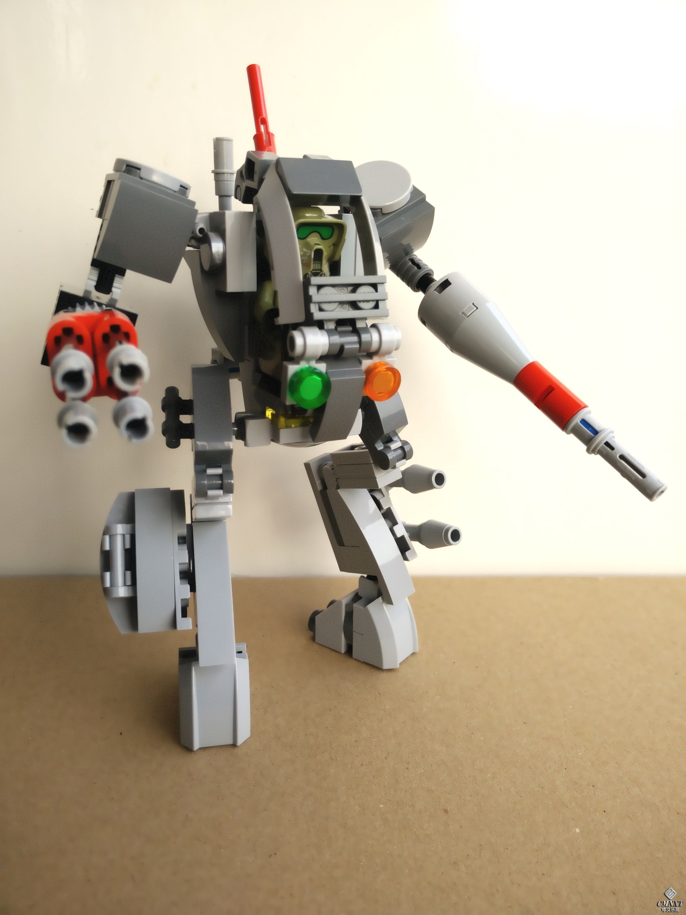 LEGO MOC - Flash Squadron Mech Hunter 01.jpg